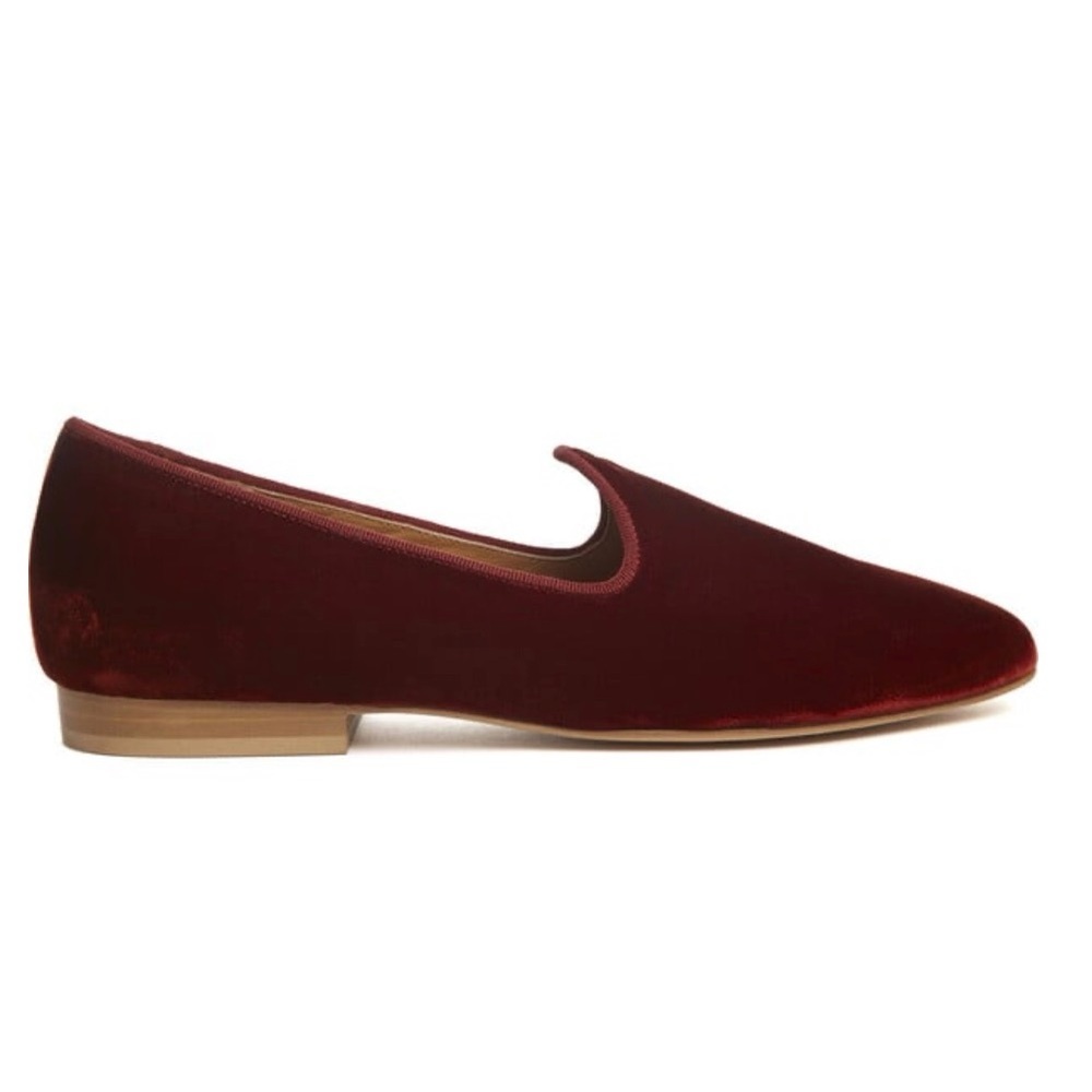 Le Monde Beryl Women's Elegant Red Velvet Loafers - Picture 4 of 12